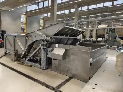 Automatic Stainless Steel Tub Tipper System with Integrated Tub Production and Automated Transport System